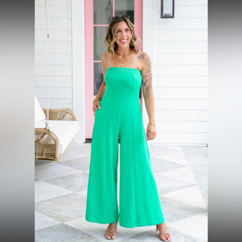 DAVI & DANI Vibrant Green Cutout Jumpsuit